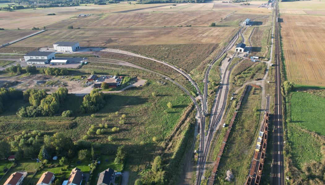 Hallsberg Rala har en yta på 26 000 kvadratmeter och 670 meter järnvägsspår. MSG Terminal hyr terminalen på 10 år för 2,6 mkr i årliga hyror och avgifter. Foto: Train Alliance