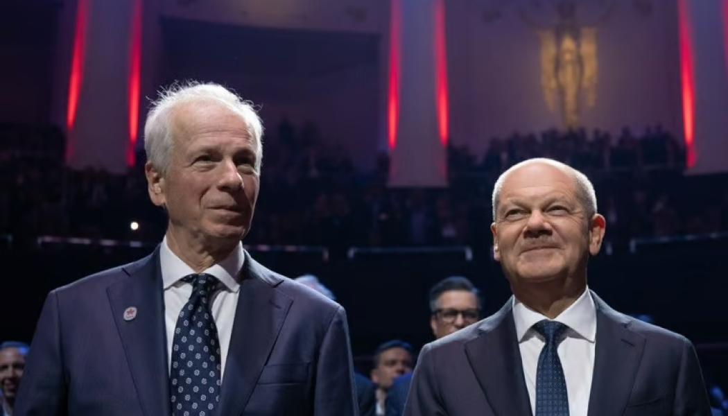 Kanadas särskilda sändebud Stéphane Dion tillsammans med Olaf Scholz vid invigningsceremonin av Hannovermässan 2025.
Foto: Rainer Jensen/Hannover Messe Presse