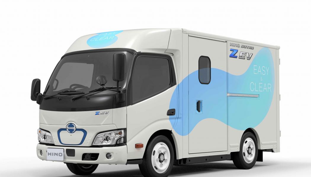 Hinos och REE Automotives mål är att utveckla eldrivna transportfordon som detta i bilden. Kredit: Hino