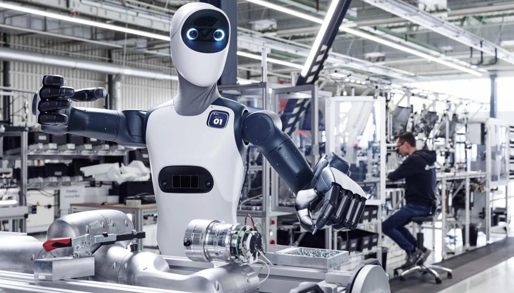 Humanoid robot utvecklad av Agile Robots. Företaget beskriver robotens hand som en av industrins mest avancerade. Foto: Agile Robots.