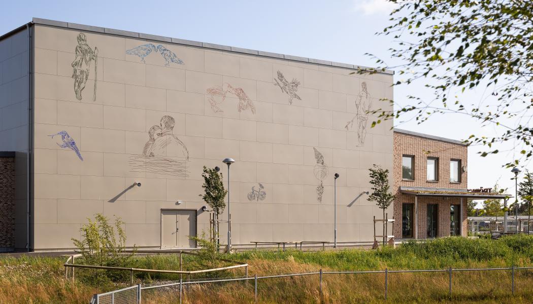  Bilderna speglar skolelevernas vardag. Foto: Rockpanel