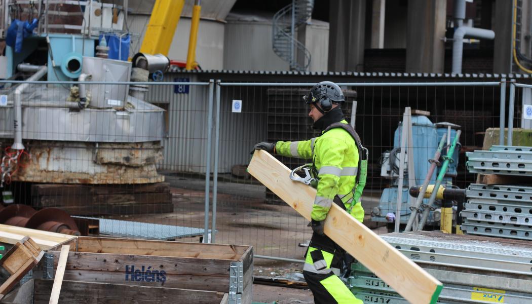 Inköpschefsindex (PMI - Purchasing Managers Index) är en konjunkturmätare för den svenska ekonomin som genomförs i samarbete mellan Swedbank och Silf för dels tillverkningsindustrin dels tjänstesektorn. 