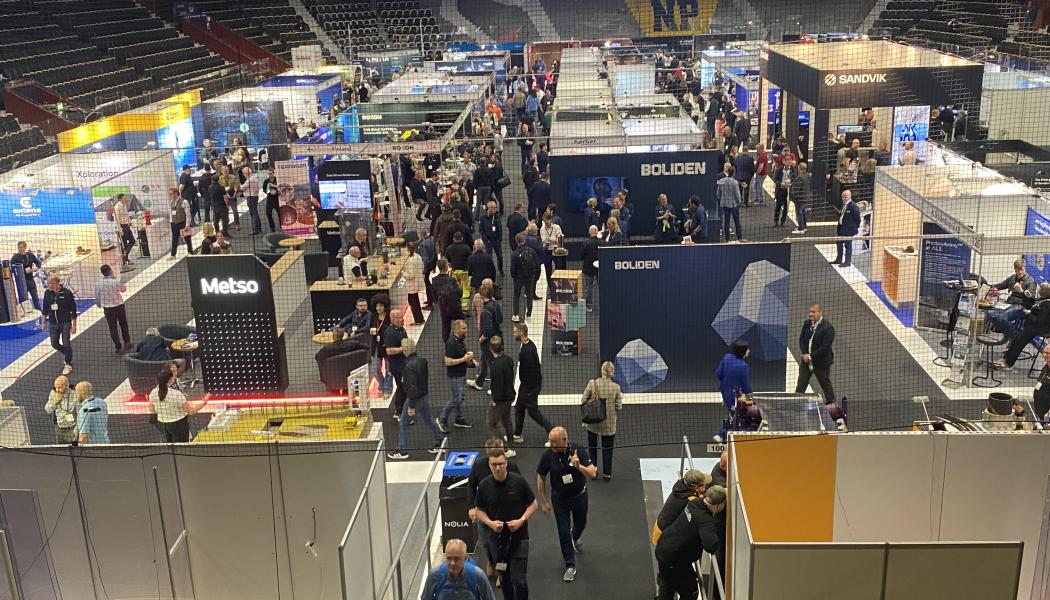 Euro Mine Expo 2026 samlade omkring 2000 besökare till två mässhallar och ett konferensrum på Skellefteå Kraft Arena. Foto: Simon Matthis 