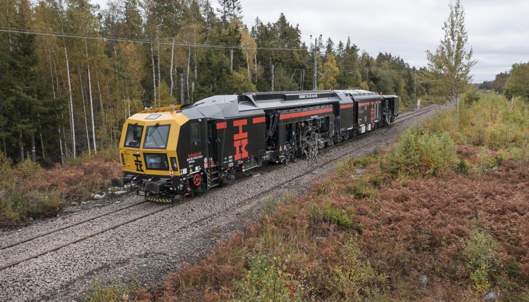 2020 köpte Infrakraft in en spårriktare, nu utökas stallet med två ytterligare maskiner. Foto: Infrakraft