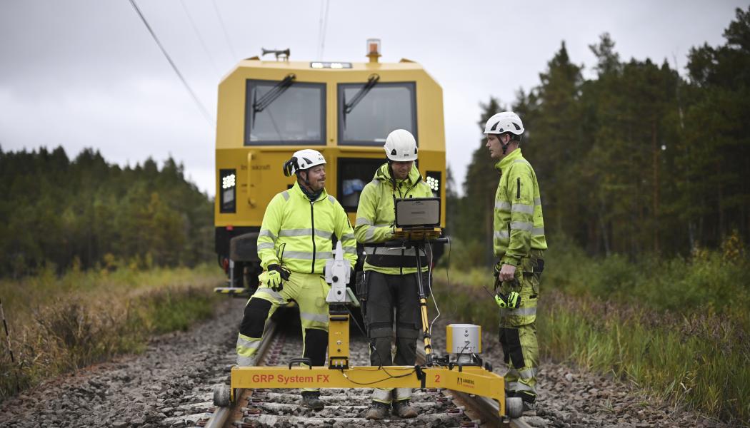 Nu rullar basunderhållet igång på Södra Stambanan 2. Foto: Infrakraft