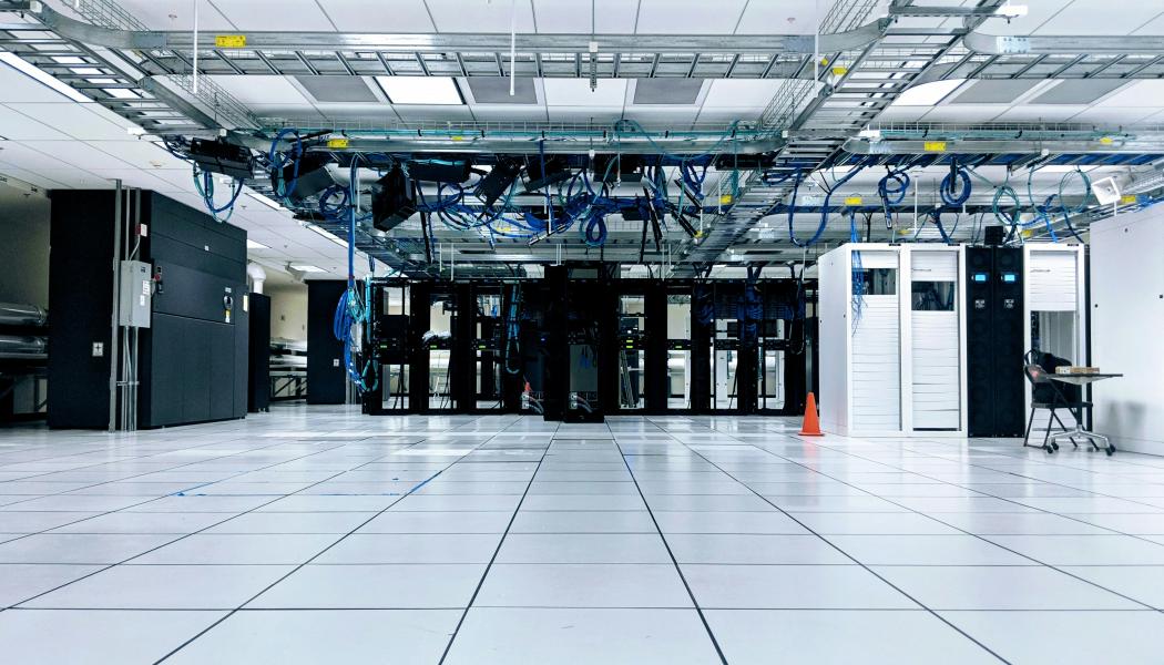 Serverhall. Genrebild: Taylor Vick/Unsplash