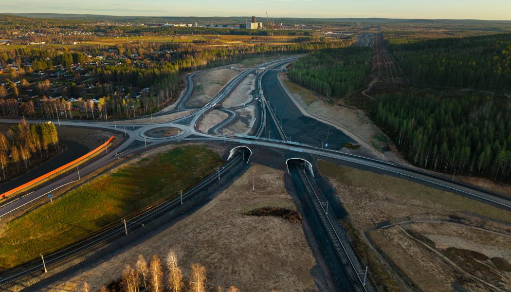 Den nya järnvägen omfattar sex kilometer spår och tio broar och kopplar direkt mot Malmbanan Foto: Bodens Kommun
