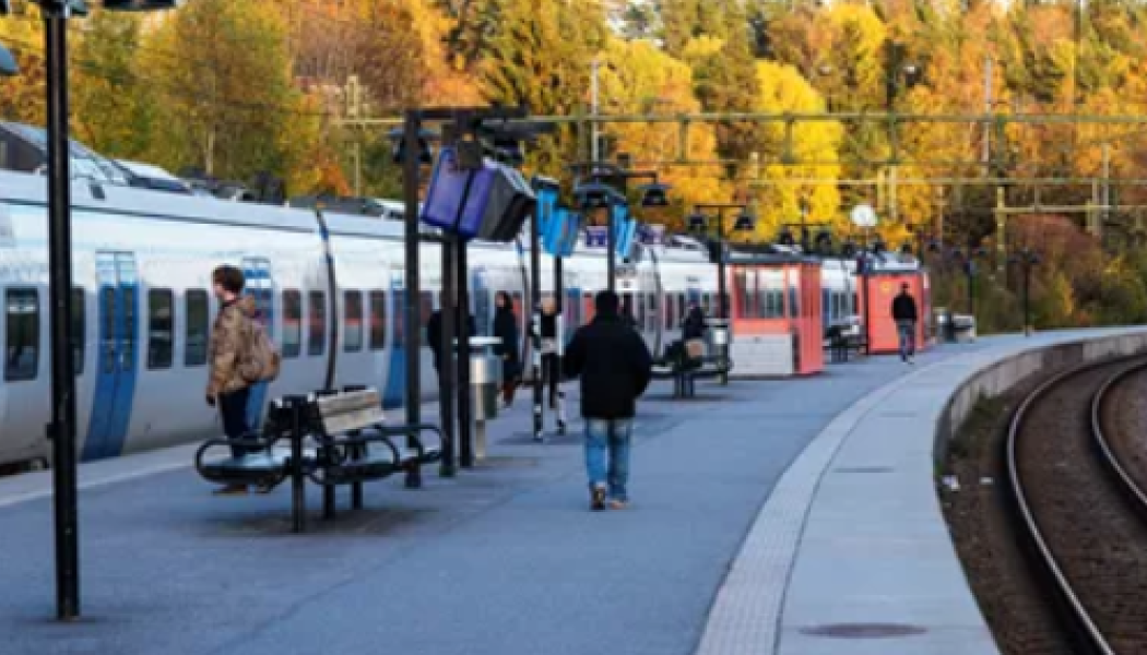 Persontågens punktlighet var 91,6 procent under september. Foto: Trafikverket