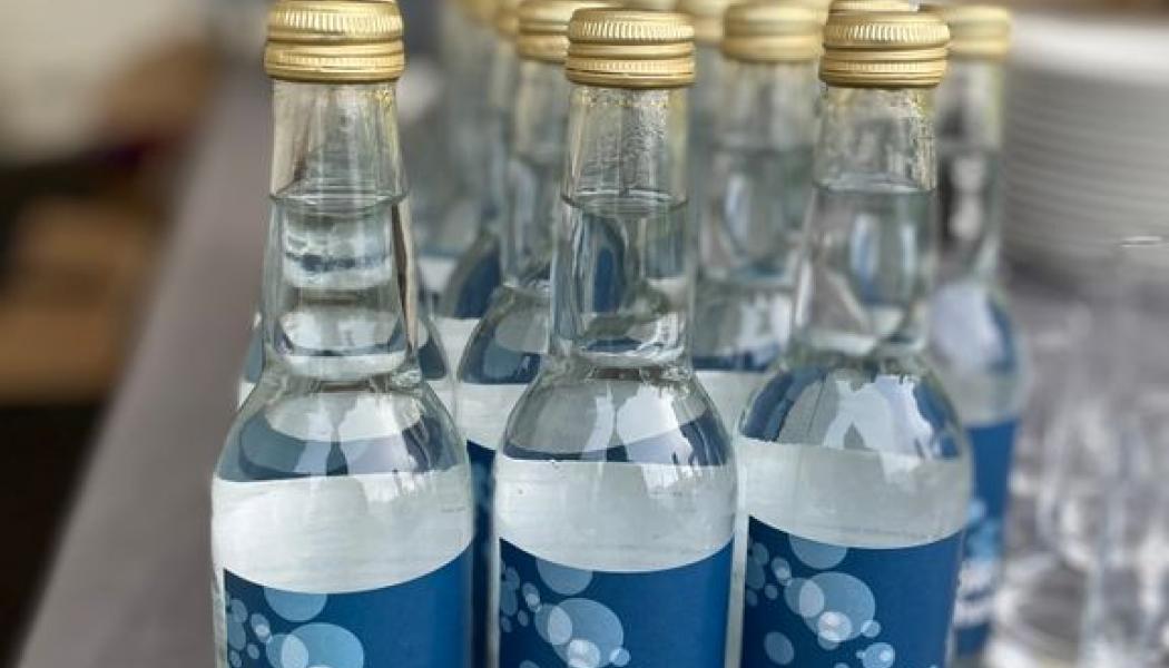 Koldioxid går från utsläpp till kolsyra i läsk. Foto: Tekniska verken