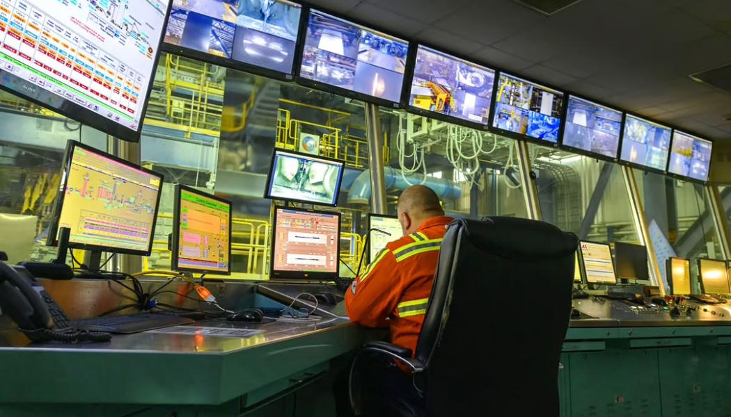 Kontrollskärmar i amerikanskt stålverk från Cleveland-Cliffs: Tack vare en ny vätgashubb vill företaget förse två anläggningar med ren energi. Foto: Cleveland-Cliffs Corp.