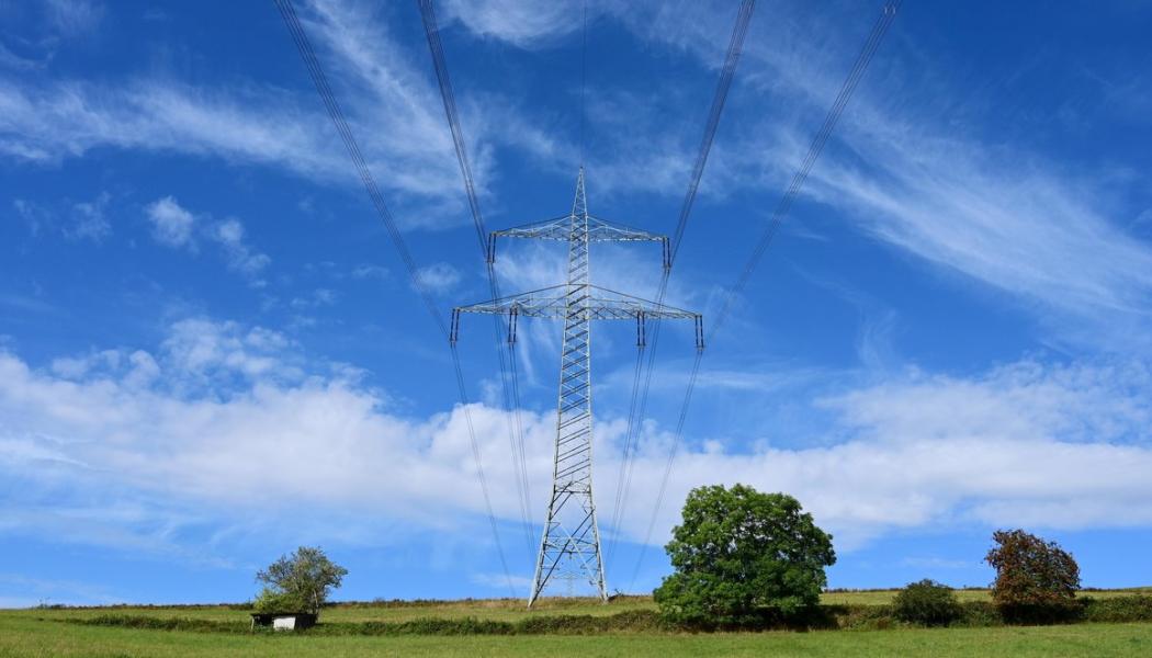 Tysklands energisystem står inför ett stort teknikskifte. För att möjliggöra landets energiomställning måste tusentals kilometer nya ledningar byggas, framför allt för att kunna transportera vindkraftsel från norra Tyskland till södra delar av landet. Foto: Tennet