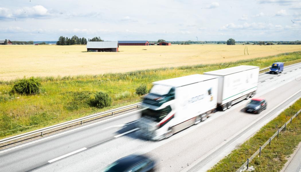 Forskare vid LiU har visat att tunga transporter på grön vätgas skulle bli dyrare i Norden. Foto: Thor Balkhed/Linköpings universitet