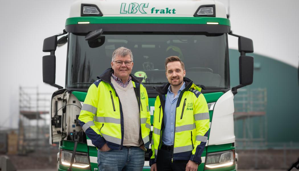 Från vänster: vänster: Lars Reinholdsson Styrelseordförande LBC Frakt i Värmland AB, Anders Lööf VD LBC Frakt i Värmland AB. Foto: LBC Frakt