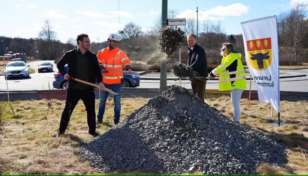 Nya körfält byggs vid Hulanrondellen. Foto: Lerums kommun