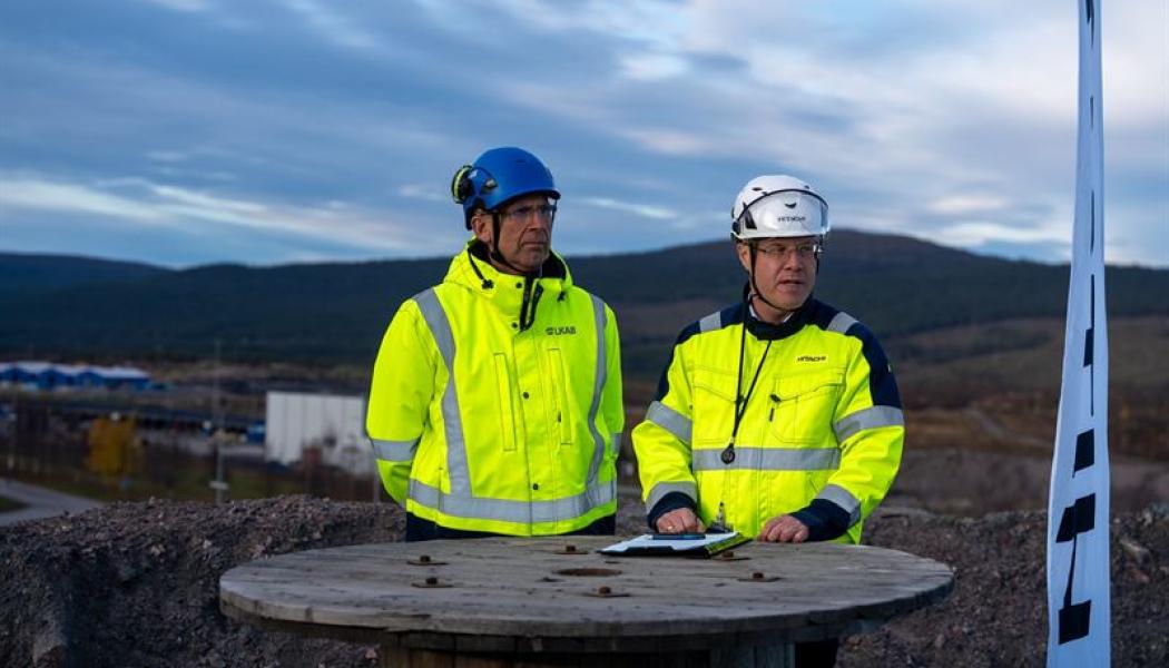 Jan Moström LKAB Tobias Hansson Hitachi Energy bild signering MoU. Pressbild: LKAB
