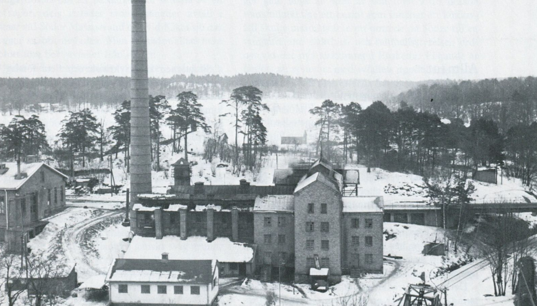I Lövsta har Stockholms stad hanterat sopor och latrin allt sedan 1890-talet. Här fanns även en stor soptipp och två sopförbränningsanläggningar samt en järnvägslinje, Arkivbild