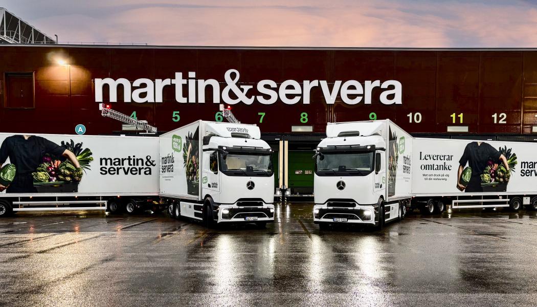 Ekipagen används på två olika rutter. Den ena går mellan Norrköping, Kalmar och Stockholm, med en total körsträcka på nästan 90 mil per dygn och en drifttid på upp till 21,5 timmar. Den andra rutten går mellan Norrköping, Stockholm och Jönköping med en daglig körsträcka på cirka 64 mil. Foto: Mercedes-Benz