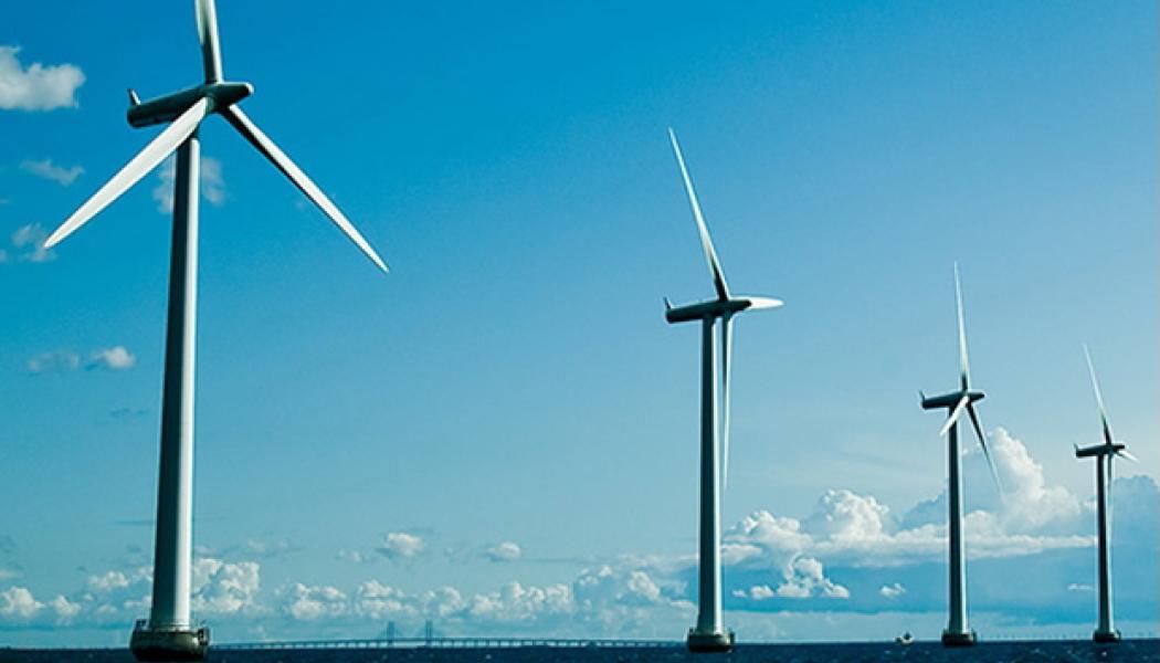 Som en del av Marylands satsningar på leverantörskedja och kompetensutveckling inom havsbaserad vindkraft erbjöd Maryland Energy Administration en rad bidragsprogram som skulle skapa en väg in i branschen för företag och individer. Programmen tillhandahöll olika finansieringsmöjligheter till företag – inklusive nystartade företag ägda av minoriteter – samt till ideella organisationer, akademiska institutioner, fackföreningar och statliga, lokala och kommunala myndigheter, i syfte att bygga upp en leverantörskedja för havsbaserad vindkraft och en arbetskraft med rätt erfarenhet. Foto: US Wind