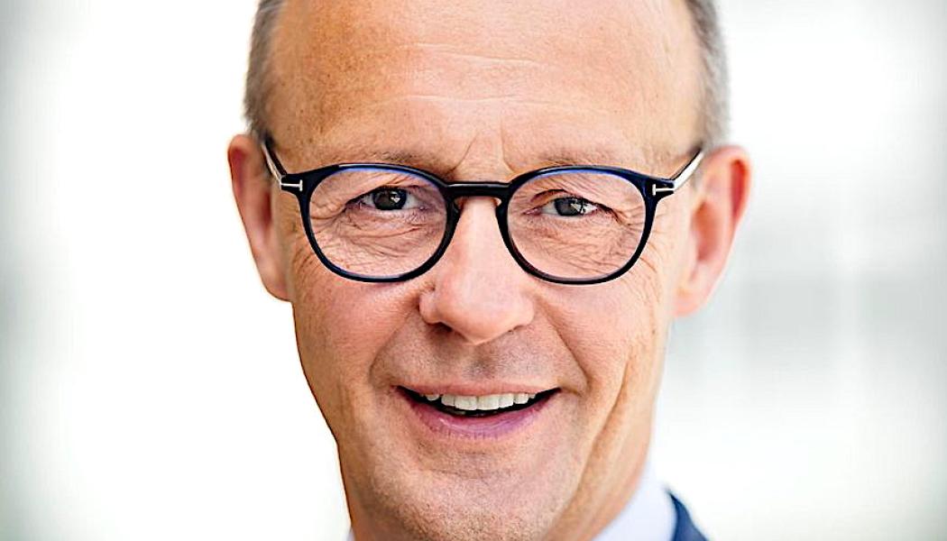 Merz, 69 år, har en lång politisk karriär bakom sig och har tidigare varit ledare för CDU:s parlamentsgrupp samt arbetat inom finanssektorn. Hans återkomst till politiken har präglats av löften om att modernisera Tysklands ekonomi och försvar, samt att stärka landets position på den internationella arenan. Foto: Tysklands Parlament, Bundestag