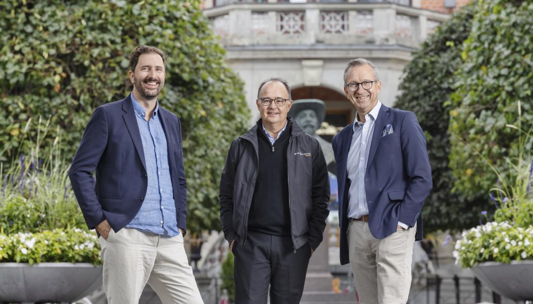 Adis Cengic, project director, Clean Energy, Mana tillsammans med Jan Ridfeldt, vd på Umeå Energi samt Fredrik Lundberg, vd och koncernchef på Umeå kommunföretag. Foto: Malin Grönborg