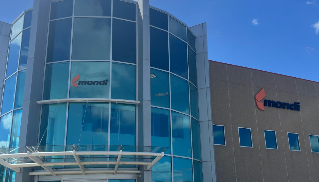 The site is designed to support fast‑growing eCommerce demand, enabling scalable volumes, short lead times and consistent performance. Photo: Mondi