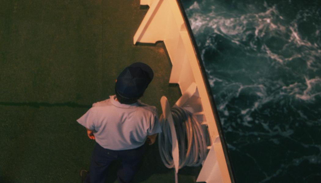 För första gången har en sjöfartsutbildning beviljats inom nationell yrkesutbildning, med inriktning mot lättmatros och vaktgående maskinpersonal. Foto: Moritz Kindler/Unsplash