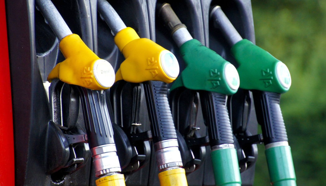 Sverige kan komma att sänka bensin- och dieselpriset. Arkivbild