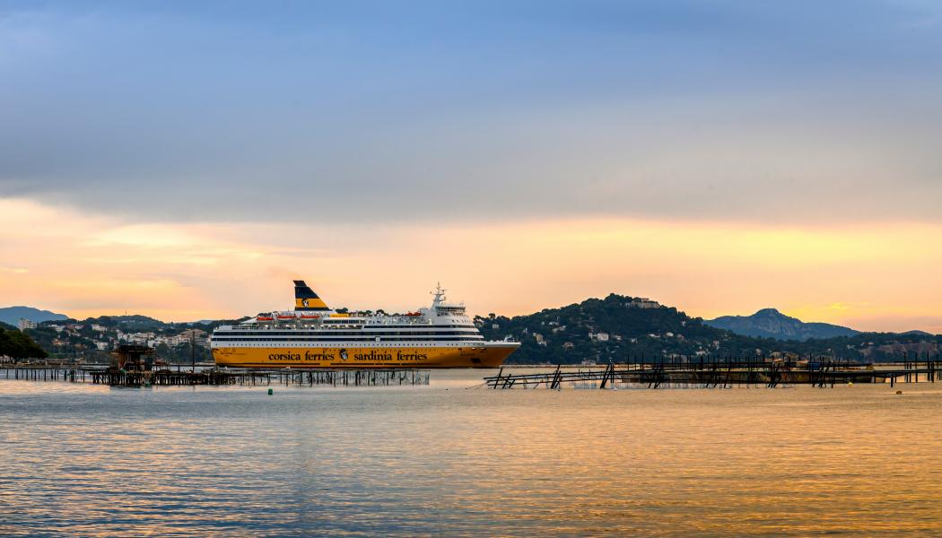Nowhere Networks och Seafy har inlett en storskalig utrullning för att uppgradera uppkopplingen ombord på tio fartyg inom Corsica Ferries, samtidigt som nätinfrastrukturen byggs ut i Medelhavet. Foto: Philippe BONTEMPS/Unsplash