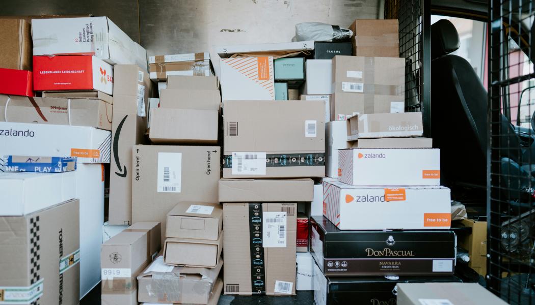 Paket. Foto: Claudio Schwarz/Unsplash