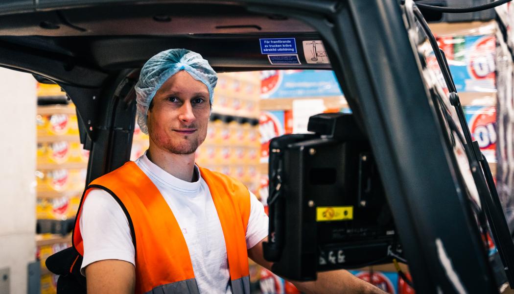 Medarbetare på OLW:s fabrik i Filipstad. Foto: Orkla Snacks