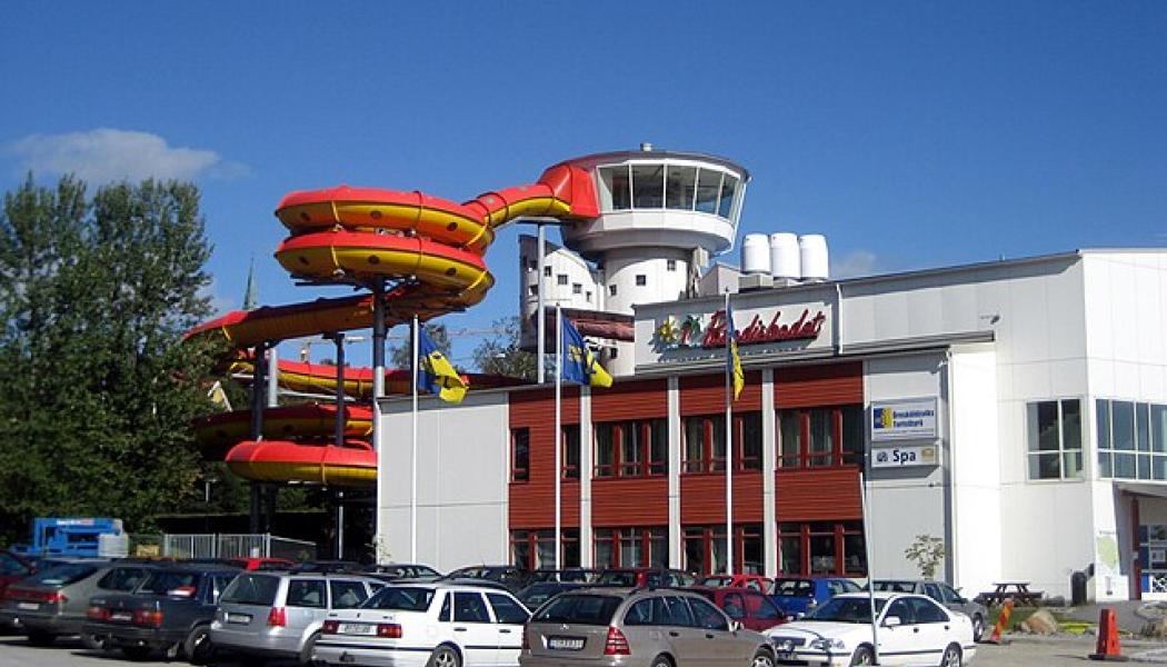 Paradisbadet i Örnsköldsvik. Foto: Petey21/Wikimedia Commons/https://commons.wikimedia.org/wiki/File:Paradisbadet_Ornskoldsvik.jpg 