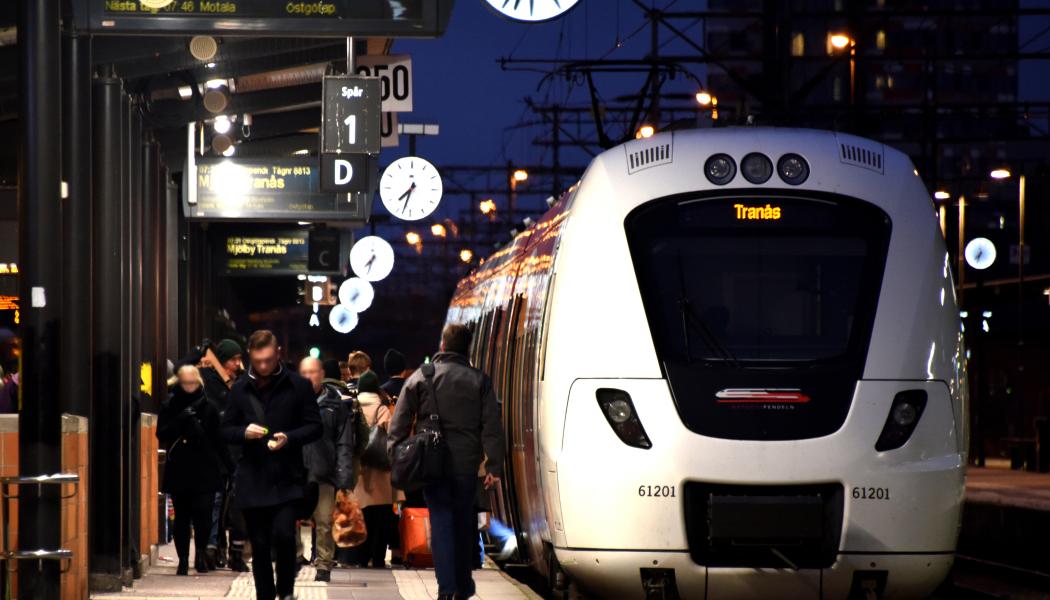 Östgötapendeln vid Linköpings resecentrum. Pressbild: ÖstgötaTrafiken
