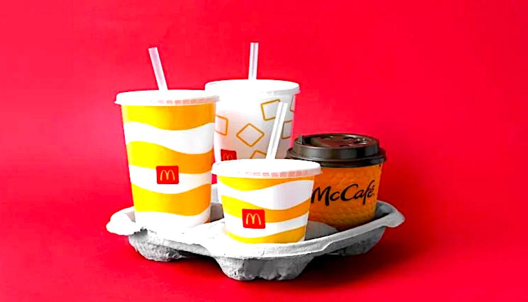 McDonald’s Finland har stegvis ersatt plast i sin förpackningar under de senaste åren. Redan 2018 bytte kedjan ut plastlocken på McFlurry-förpackningar mot kartongbaserade alternativ. Två år senare, 2020, infördes kartongbägare för milkshakes och salladsförpackningar. I mars 2021 ersattes plaststrån med papperssugrör. Foto: Creative Commons Lic, Kredit: DS 30