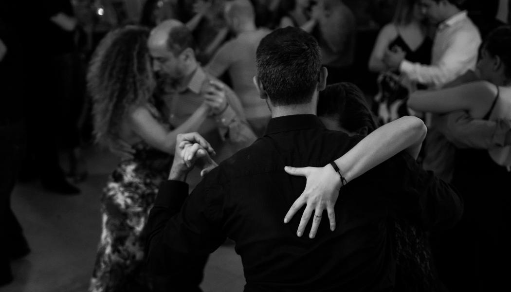 Förslaget, som tidigare aviserats i budgetpropositionen för 2026, innebär att momssatsen sänks från 25 till 6 procent. Foto: christian-harb/Unsplash