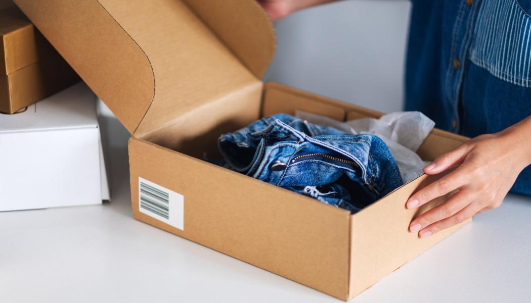 Second hand lyfter svensk e-handel Foto: Adobe Stock / Paketindex