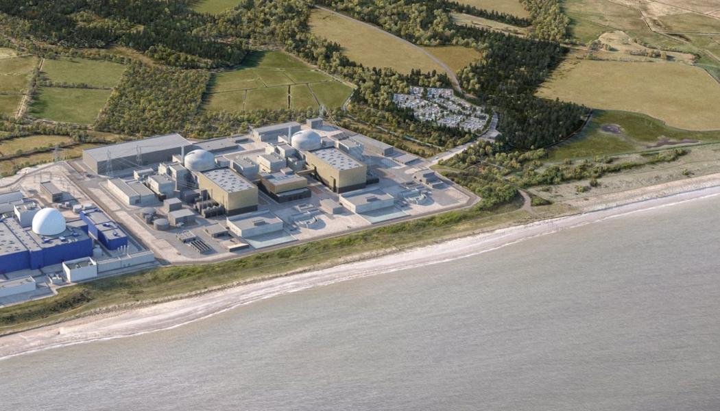 Sizewell B från luften. Det är ett kärnkraftverk i Suffolk, England. Sizewell B är Storbritanniens enda kommersiella tryckvattenreaktor (PWR). Kraftverket togs i drift 1995 och beräknas vara i drift till 2035. Dess föregångare, Sizewell A, är under avveckling. Ett nytt kraftverk, Sizewell C, planeras bredvid. Bild: Sizewell B