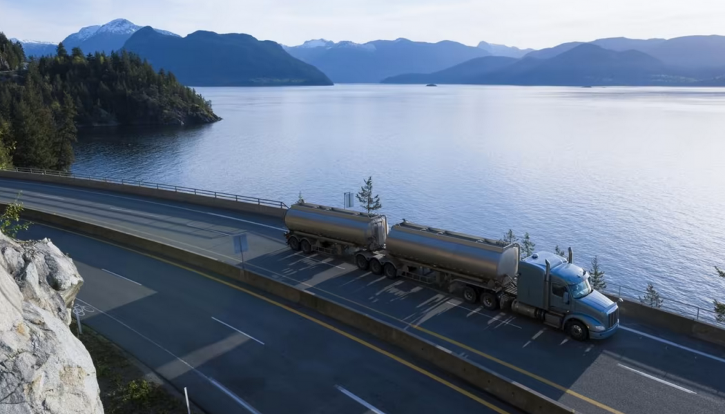 Förnybara bränslen nyckeln till hållbar mobilitet. Foto: Neste