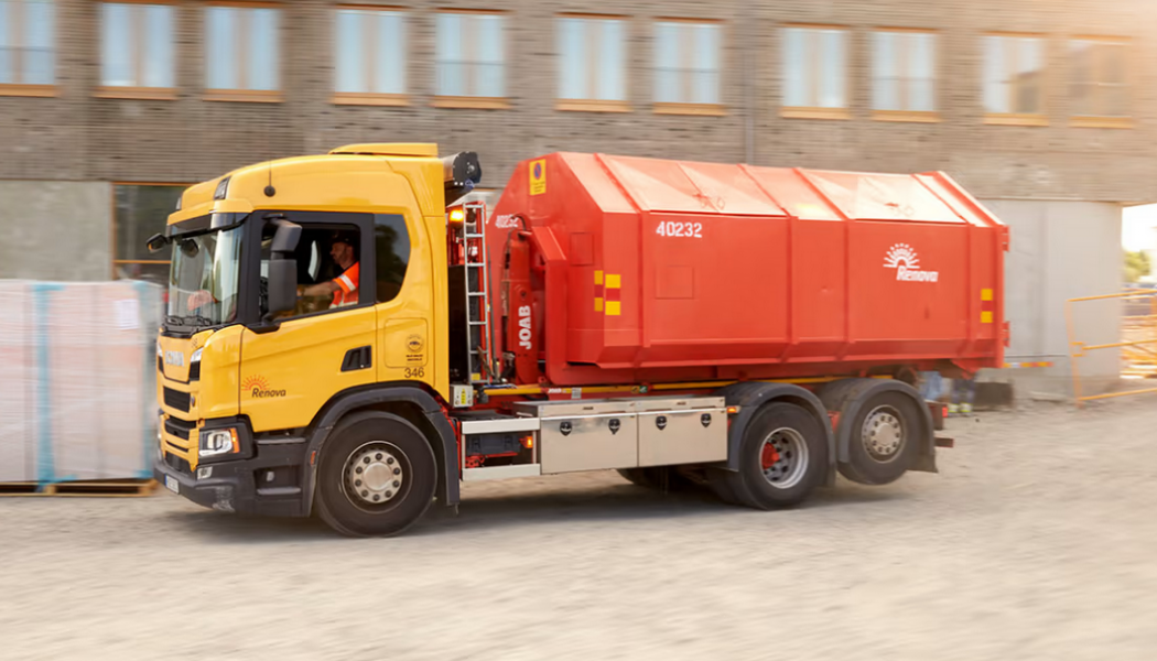 Genom certifieringen säkerställs att Renova Miljös transporter utförs ansvarsfullt, trafiksäkert och klimatsmart. Foto: Renova