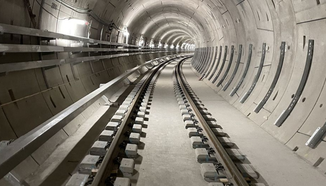 Vossloh får uppdrag att brännsvetsa räl i tunneln. Foto: Vossloh