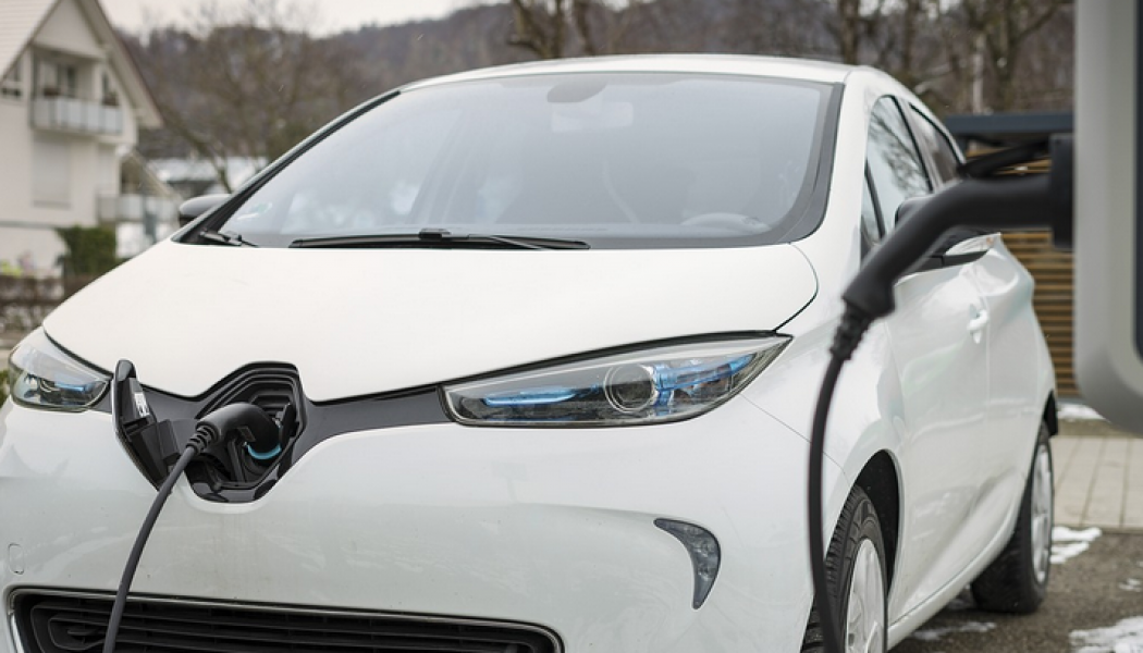 Helt nya bilar registrerats, får klimatbonus, ställts av och exporteras efter sex månader. Arkivbild