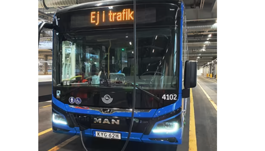 SL:s bussdepåer görs redo för fler elbussar. Foto: SL