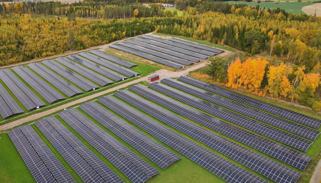 Solpark på 40 000 kvm för Tekniska verken i Linköping. Pressbild: Soltech Energy Sweden AB