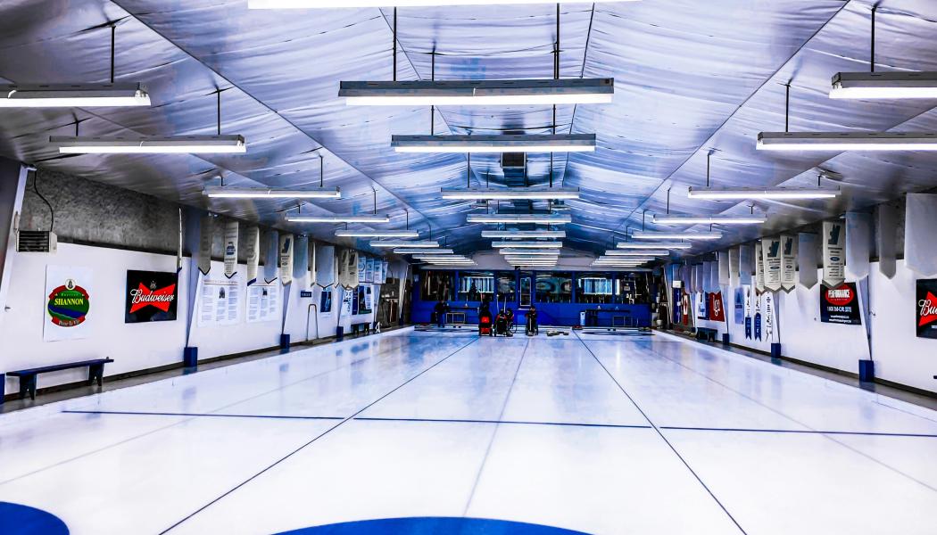 Sporten rullstols curling är en av grenarna i de paralympiska vinterspelen. Foto: Francis Bouffard/Unsplash