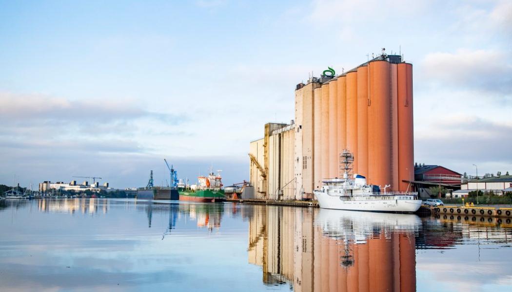 Kommunfullmäktige i Falkenbergs kommun har beslutat att utöka projektbudgeten för muddring av Falkenbergs hamn. Foto: Falkenbergs kommun
