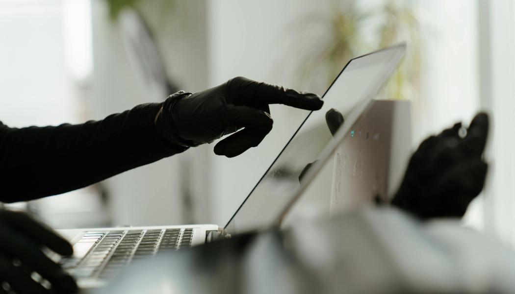 Studie från CyberArk, ett företag inom Palo Alto Networks, visar att AI och maskinidentiteter snabbt ökar komplexiteten och riskerna i företagens IT-miljöer. Foto: Cottonbro/Pexels