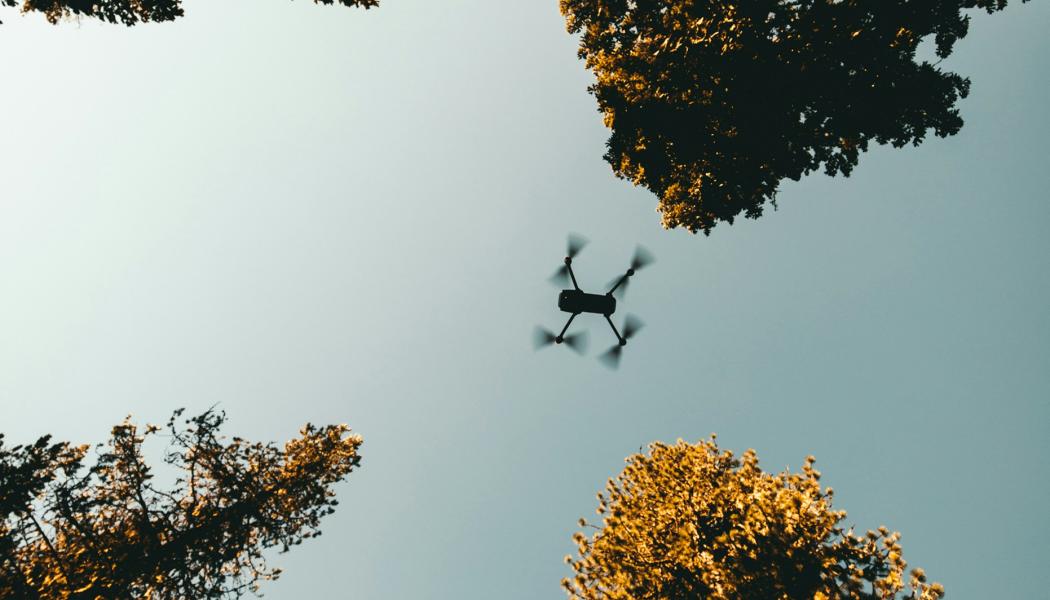 Användningen av drönare har ökat explosionsartat de senaste åren. Foto: kyle loftus/Unsplash