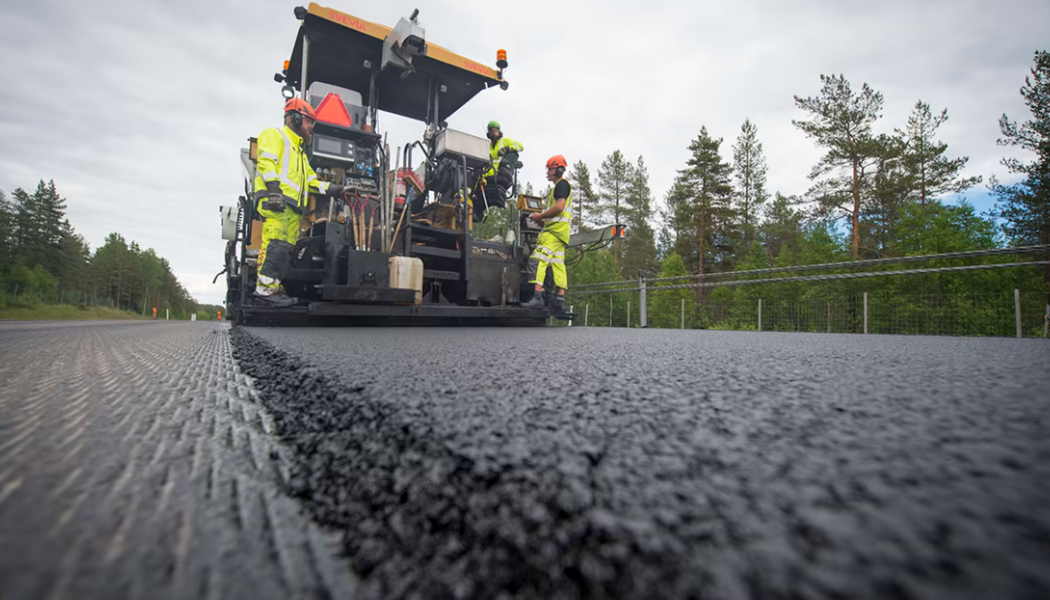Ramavtalet omfattar underhållsbeläggningar, förarbeten, återställning samt nyasfaltering. Foto: Svevia
