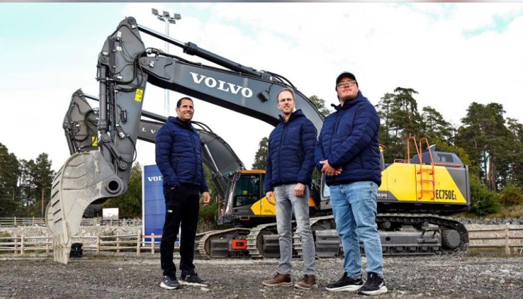 Team Swecon Sverige
Lagledare Rickard Gerdlöf med förarna och finalisterna Pontus Eriksson och Anton Sjödoff.
Pressfoto Peter Holgersson

