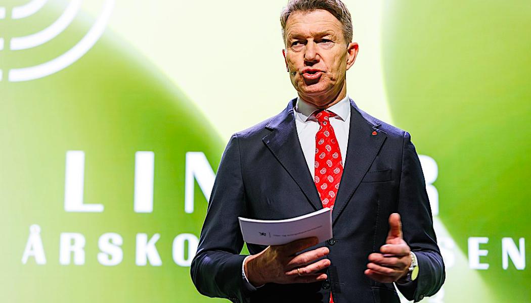 Norges energiminister Terje Aasland sammanfattade energiprisläget för Financial Times: – Det är en helt förfärlig situation. 
Bilden är tagen nyligen vid en konferens. Foto: Wikipedia Common. Kredit: Kilian Munch, Offshore Norge