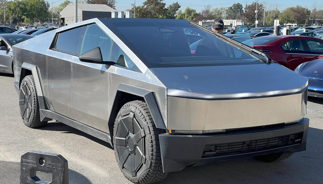 Cybertruck var tänkt att revolutionera eldrivna pickupmarknaden men har snarare blivit en symbol för tekniska utmaningar, återkallelser och försenade förväntningar. Foto: Wikipedia Commons, kredit: Lcaa9